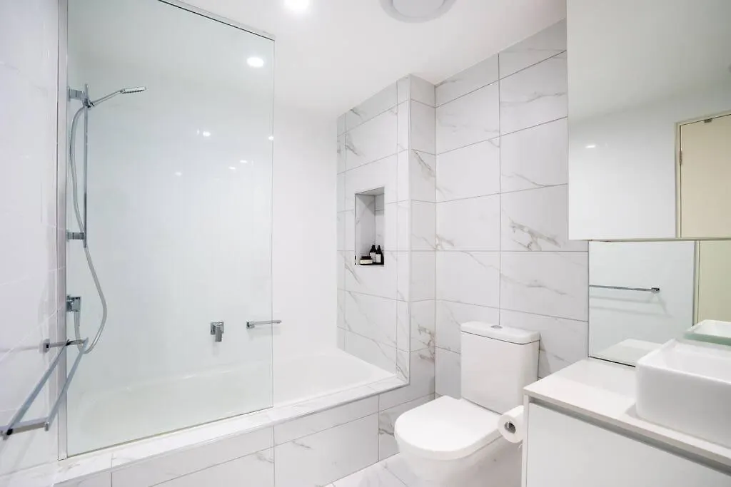 Lux 2 Bed 2 Bath Secure Parking Apartment In The Heart Of Dickson, Canberra