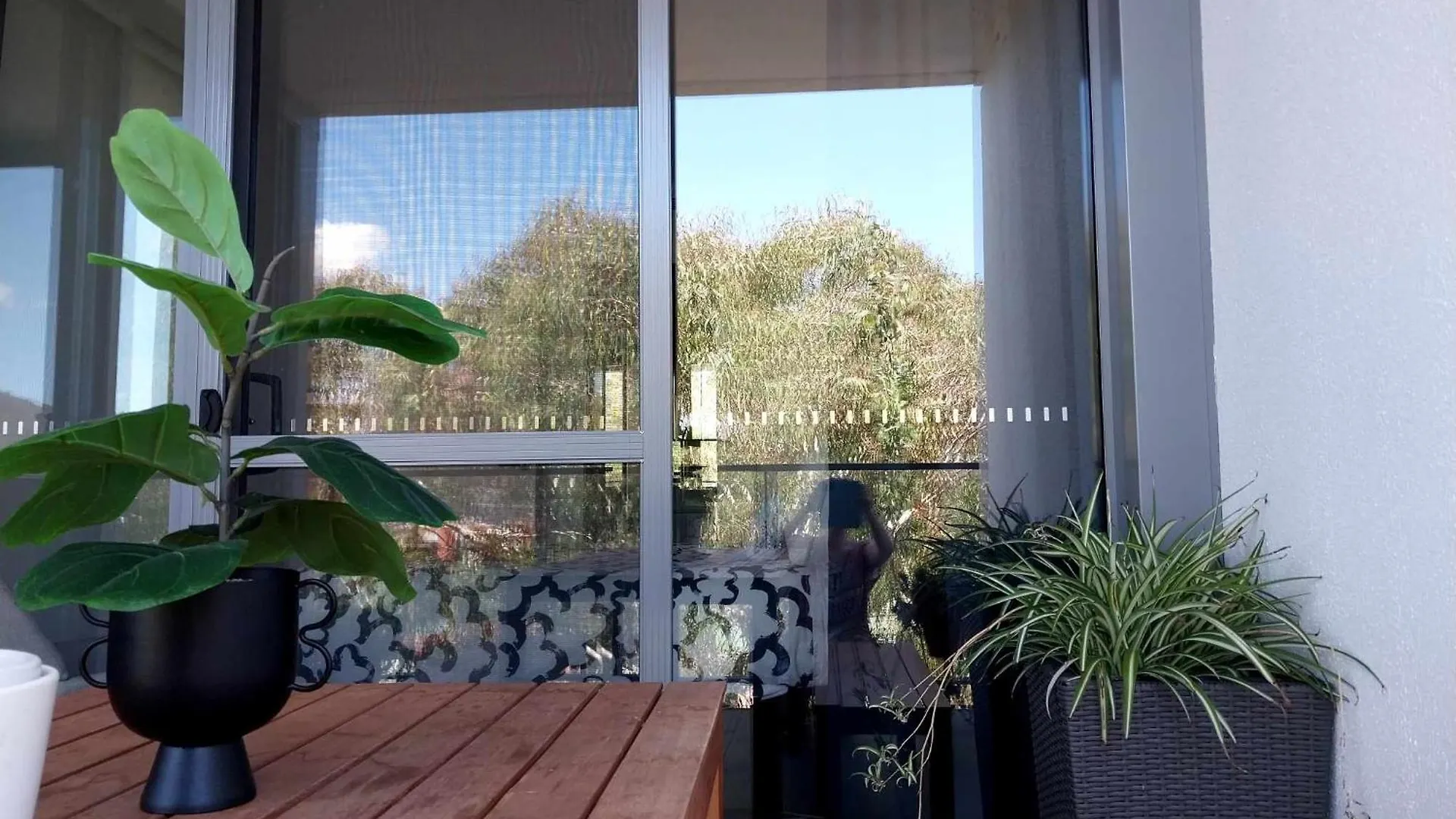 Lux 2 Bed 2 Bath Secure Parking Apartment In The Heart Of Dickson, Canberra 0*,