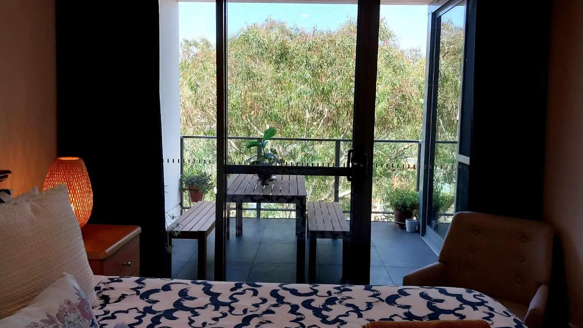 Lux 2 Bed 2 Bath Secure Parking Apartment In The Heart Of Dickson, Canberra